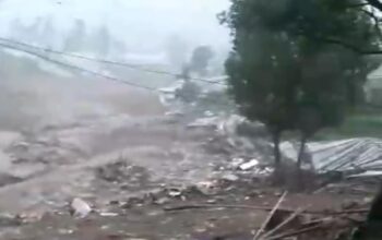 Longsor di Bandung Barat, 10 Orang Tertimbun 30 Rumah Terdampak