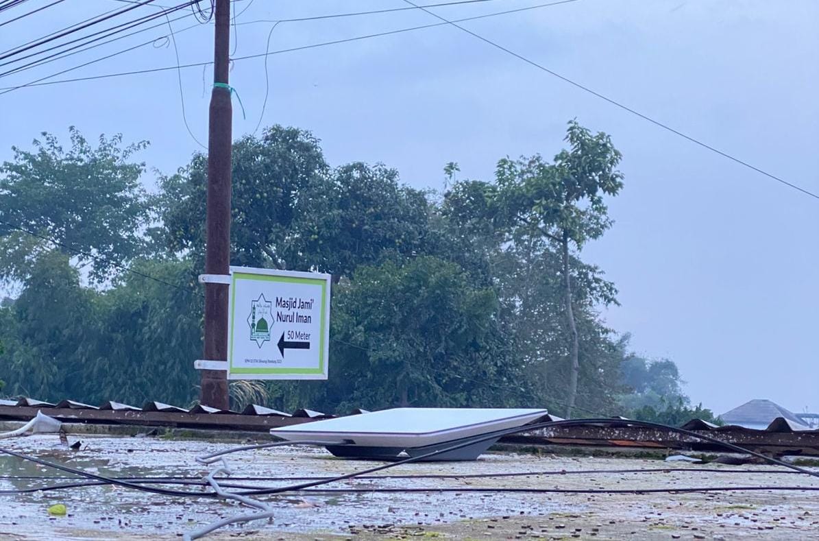 Diskominfo Jabar memasang internet gratis di lokasi bencana longsor Bandung Barat. (Ist)