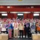 Wakil Walikota Cimahi Adhitia Yudhisthira foto bersama saat pentas seni dan kenaikan kelas Sekolah Lansia Hebat Budi Luhur 2026, di Technoprak Kota Cimahi. (Xjabar)