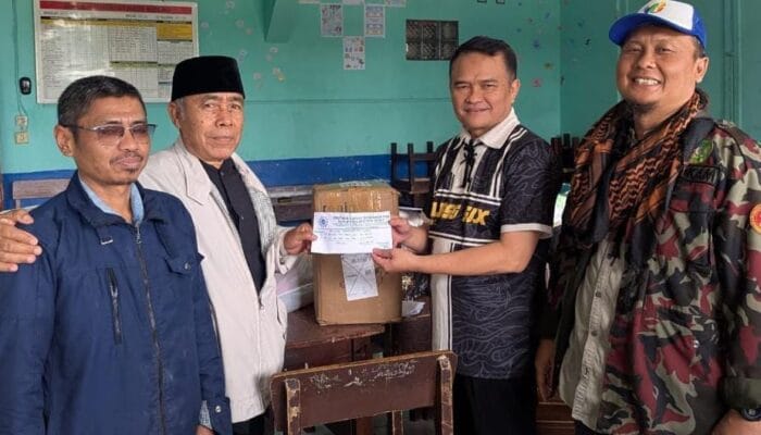 PDM KBB Salurkan Bantuan dan Dirikan Posko Tanggap Bencana Cisarua