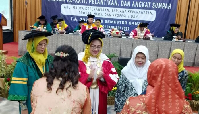STIKES Budi Luhur Cimahi Wisuda 55 Lulusan, Siap Bersaing di Dalam dan Luar Negeri