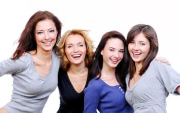 Studi Astrologi: 5 Zodiak Paling Ramah dan Mudah Berteman, Ini Penjelasannya