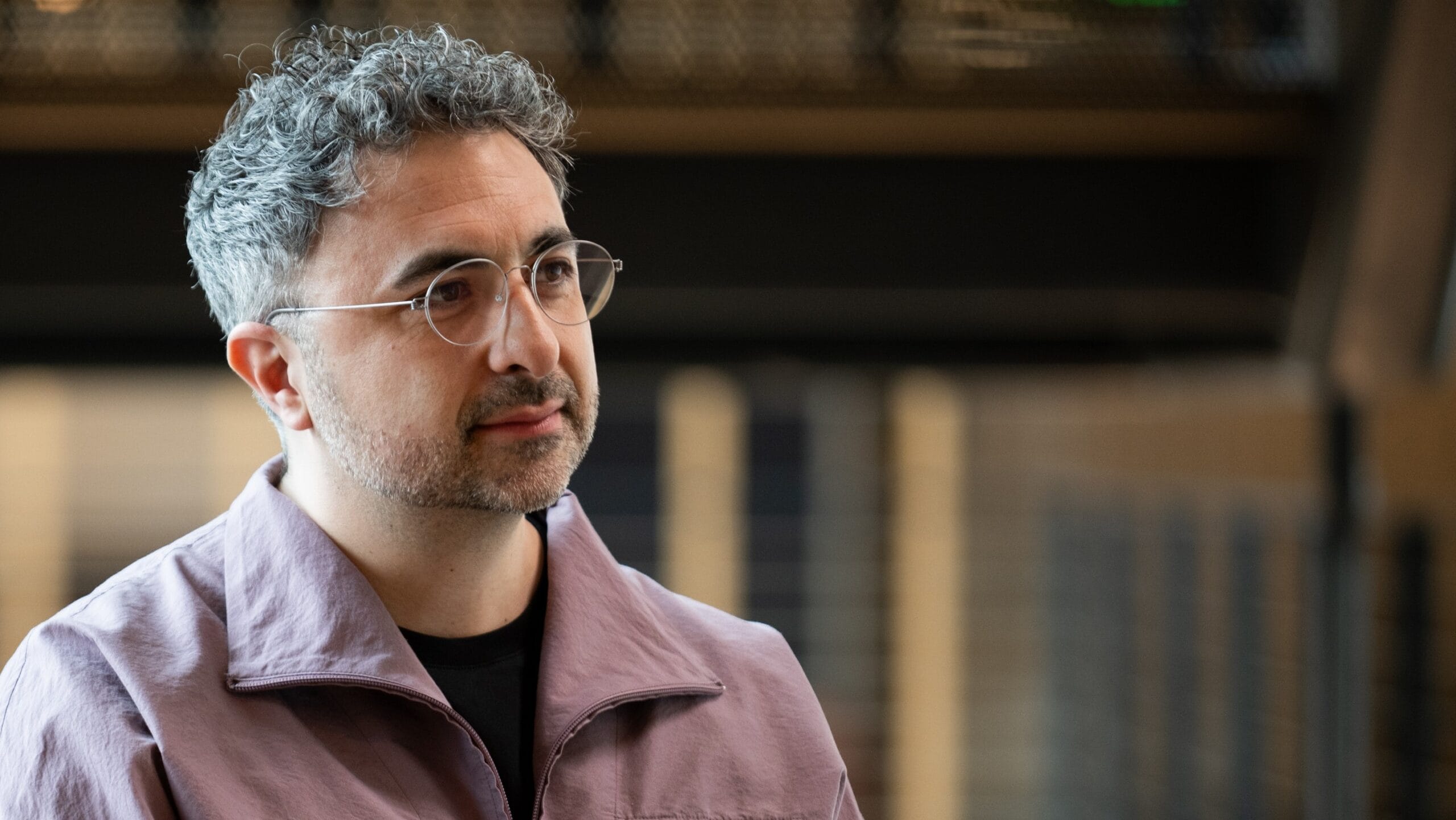 CEO Microsoft AI, Mustafa Suleyman, memprediksi pekerjaan kantoran atau white collar akan terotomatisasi dalam 12 hingga 18 bulan ke depan