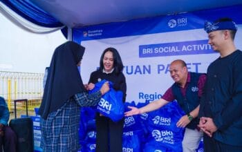 Peringati HUT BRI ke 130 BRI Region 9 Salurkan Bantuan Sembako di Kelurahan Braga
