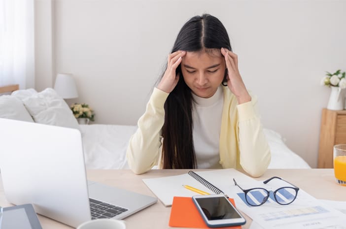 Mengelola Stres dengan Melepaskan Kontrol Berlebihan: Kunci Ketegaran di Tengah Tekanan Hidup 1 Stres akibat keinginan mengendalikan segalanya menjadi salah satu penyebab terbesar tekanan mental dalam kehidupan modern