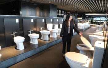 Saham Produsen Toilet Toto Ltd Melonjak 40% karena Sentimen AI, Investor Soroti Bisnis Keramik Semikonduktor