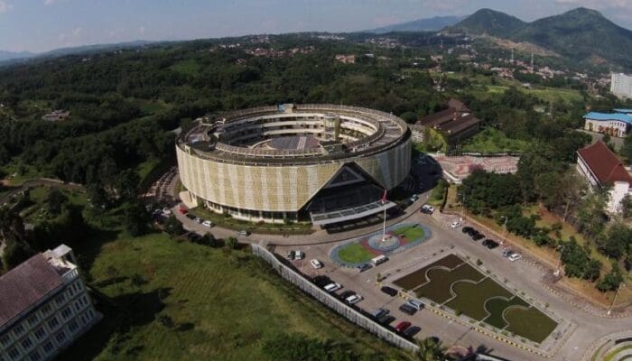 Unpad Resmi Izinkan Mahasiswa Gunakan AI untuk Tugas, Ini Aturan dan Pengawasannya