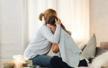 Pakar Ungkap Alasan Anak Perempuan Sulung Rentan Tak Bahagia, Ini Faktornya