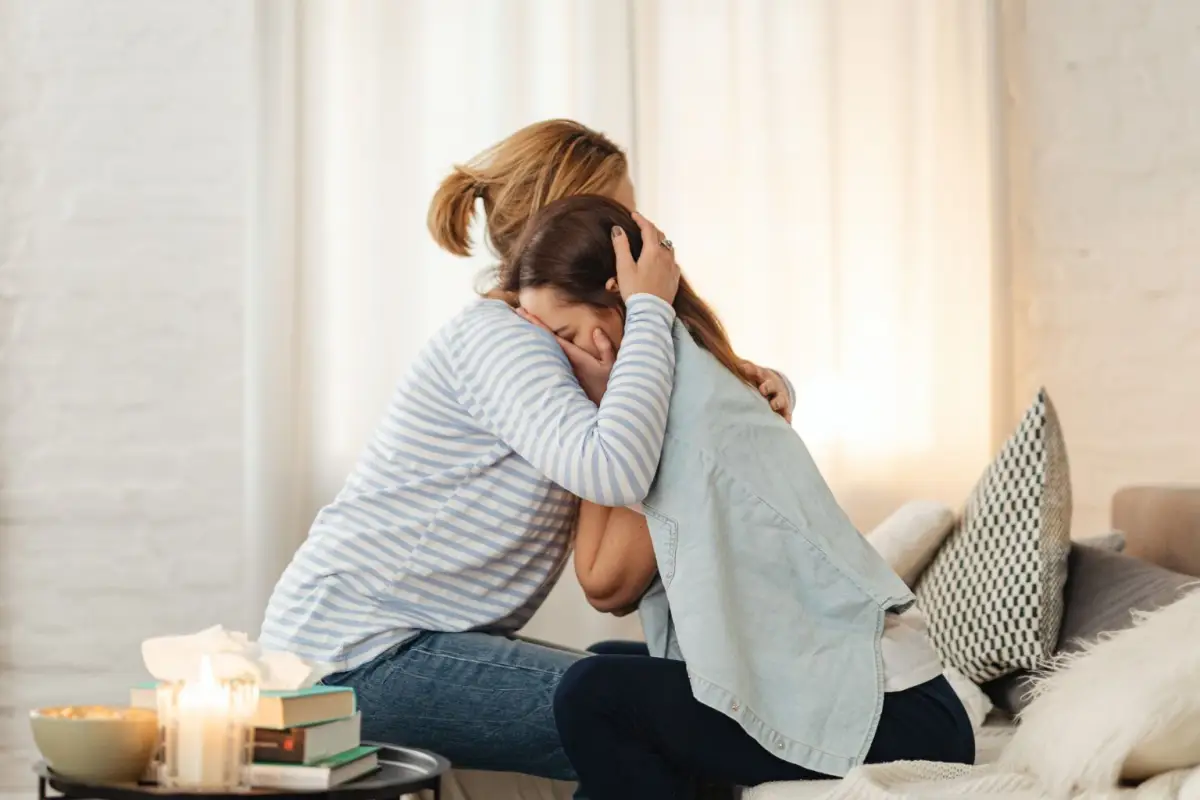 Anak perempuan pertama sering tak bahagia, pakar keluarga ungkap penyebab utamanya yang berkaitan dengan beban tanggung jawab berlebih dalam keluarga.