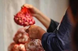 Pemkot Bandung menghadirkan Bazar Murah Utama (Bazmut) Sesi II yang digelar pada 2–6 Maret 2026 di 15 kecamatan. Program ini upaya strategis untuk menjaga stabilitas harga bahan pokok, sekaligus memastikan ketersediaan stok sembako menjelang Idulfitri 1447 Hijriah.