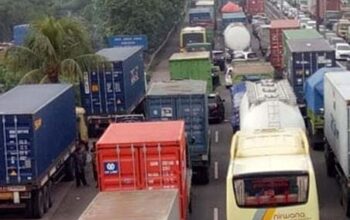 Kecuali Bawa Sembako dan Bahan Bakar Truk Dilarang Melintas di Karawang Mulai 13 Maret