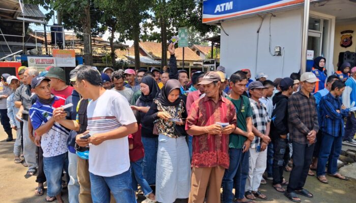 Pemprov Jabar Salurkan Kompensasi Arus Mudik: Delman, Becak dan Angkot Dapat Rp 1,4 Juta