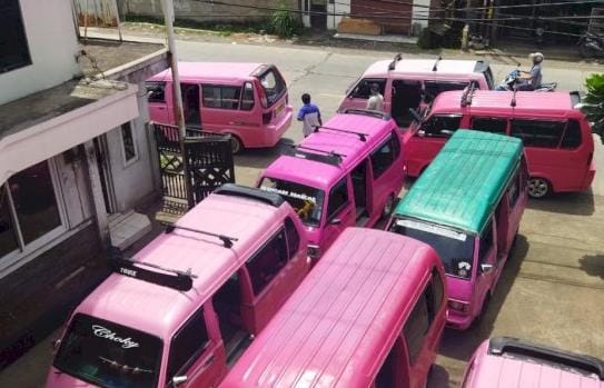 Diliburkan Dedi Mulyadi, 1.120 Sopir Angkot Cibadak Dapat Kompensasi Rp 600 Ribu 1 Suasana terminal Cibadak di Kabupaten Sukabumi tampak padat. (Ist)