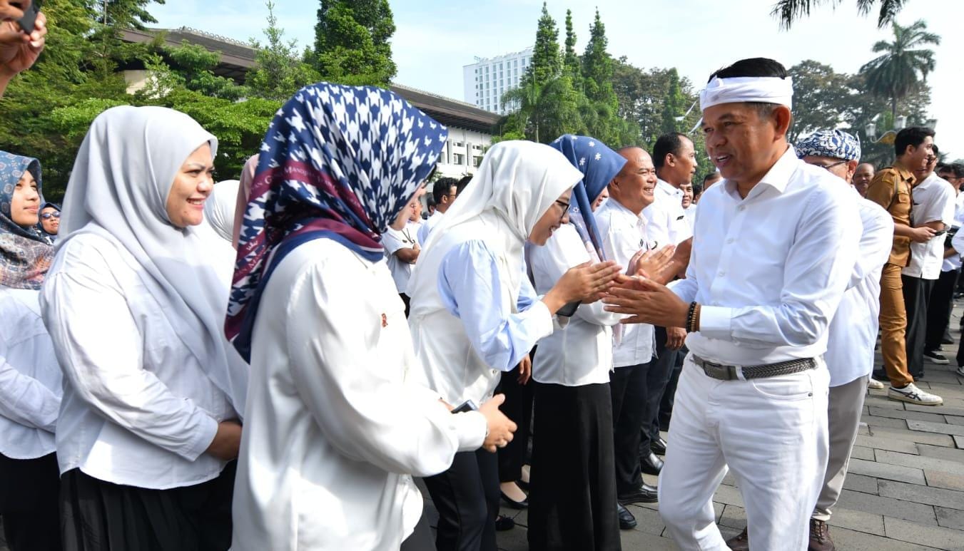 Gubernur Dedi Mulyadi silaturahmi dengan pegawai Pemda dan para kepala daerah Sejawa Barat di Gedung Sate. (Istimewa)