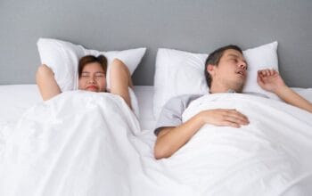Insomnia dan Sleep Apnea Lipat Gandakan Risiko Jantung, Studi Yale Ungkap Bahaya COMISA 8 Insomnia dan sleep apnea lipat gandakan risiko jantung menurut studi terbaru dari Yale School of Medicine