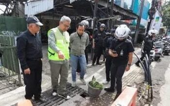 Wali Kota Bandung Muhammad Farhan memastikan proyek galian IPT selesai dirapikan sebelum arus mudik. (ist)