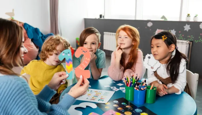 Sebelum Titip Anak ke Daycare, Perhatikan 11 Hal Penting Ini