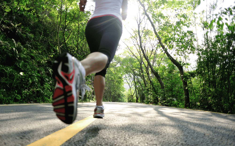 Gaya Hidup Sehat Hemat Jadi Tantangan Nyata di Tengah Tekanan Ekonomi Keluarga 1 Gaya hidup sehat hemat menjadi perbincangan hangat di tengah masyarakat Indonesia setelah momentum Idulfitri berlalu, seiring meningkatnya tekanan ekonomi yang dirasakan banyak keluarga, khususnya kelompok menengah ke bawah.