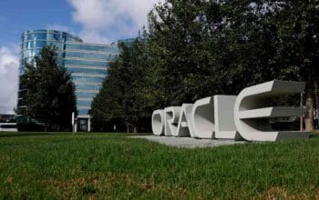 Gelombang PHK Oracle Mengguncang Industri, Ribuan Karyawan Terdampak Investasi AI 4 PHK Oracle menjadi perhatian publik setelah laporan menyebut ribuan karyawan perusahaan teknologi raksasa tersebut diberhentikan secara mendadak, bahkan sebagian menerima pemberitahuan pada pagi hari melalui email.