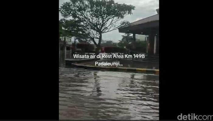 Banjir Rendam Rest Area KM 149B Tol Padaleunyi, Jasa Marga Kerahkan Pompa Air