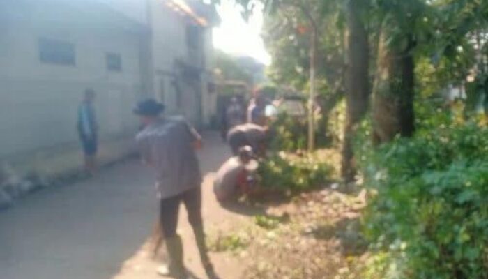 Aksi Sasapu di Kiaracondong, Warga Kompak Bersihkan Lingkungan Sejak Subuh
