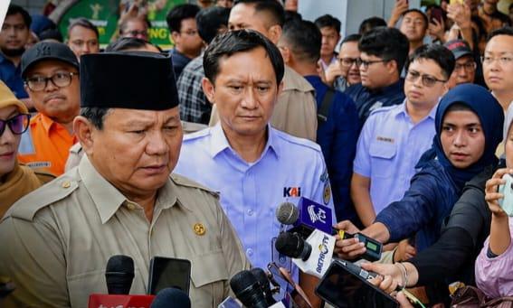 Presiden Prabowo memberi keterangan pers terkait tabrakan KA di Bekasi Timir, antara KRL Comuter Line.(ist)