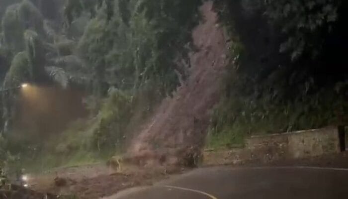 Jalur Non Tol Sumedang – Bandung yang Tertimbun Longsor Sudah Dibuka Kembali