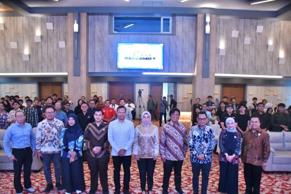 Foto bersama usai FGD Hari Penyiaran Daerah di Universitas Pasundan. (Ist)