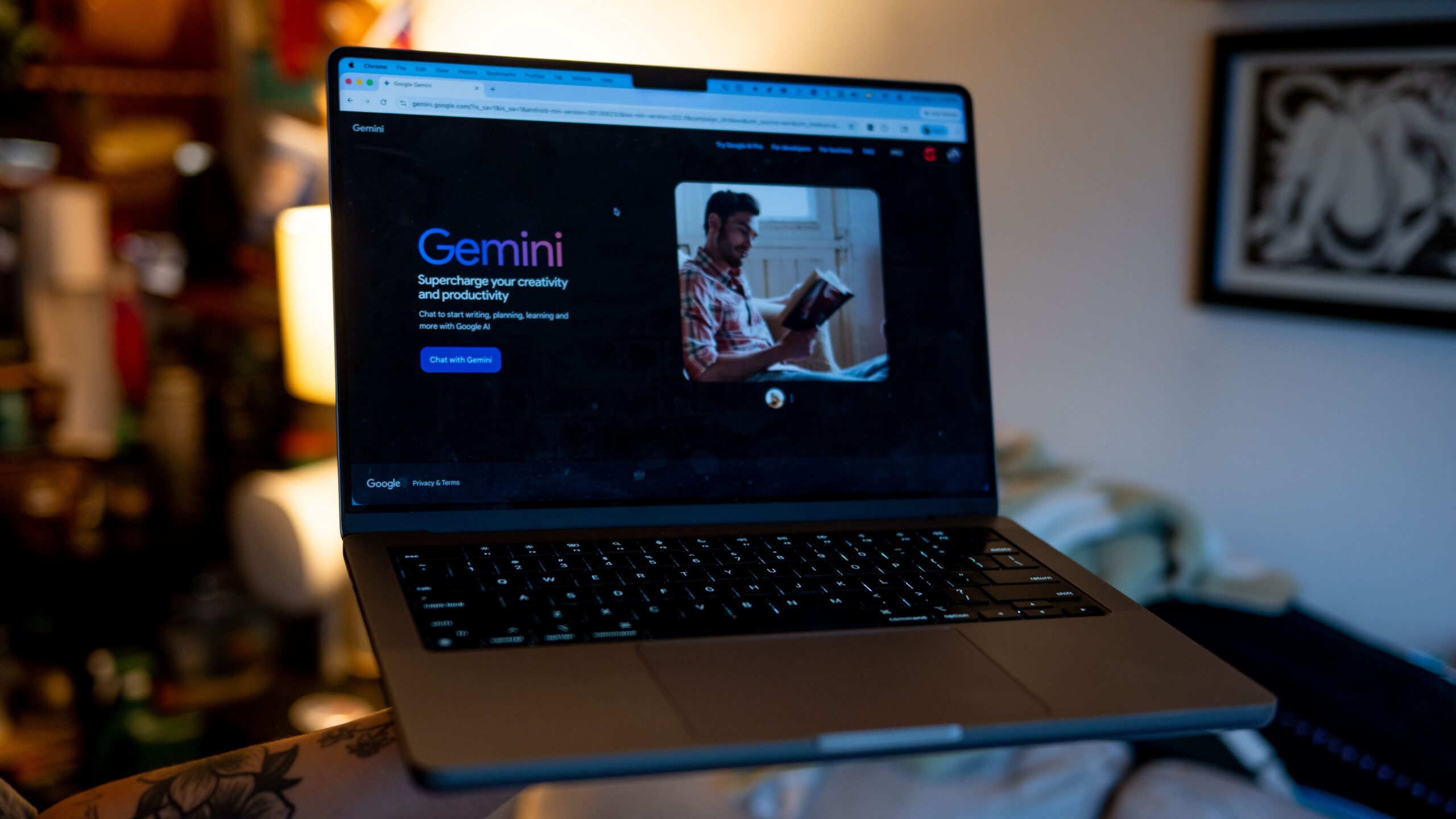 Chrome mengunduh model Gemini Nano hingga 4GB tanpa izin. Google jelaskan fungsinya dan cara resmi menonaktifkan serta menghapusnya lewat Settings Chrome.