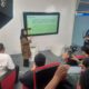 Sejarawan sekaligus dosen Unpad Nina Herlina, menjelaskan rujukan pergantian nama Tarumanegara jadi Sunda. (Foto Humas Jabar)