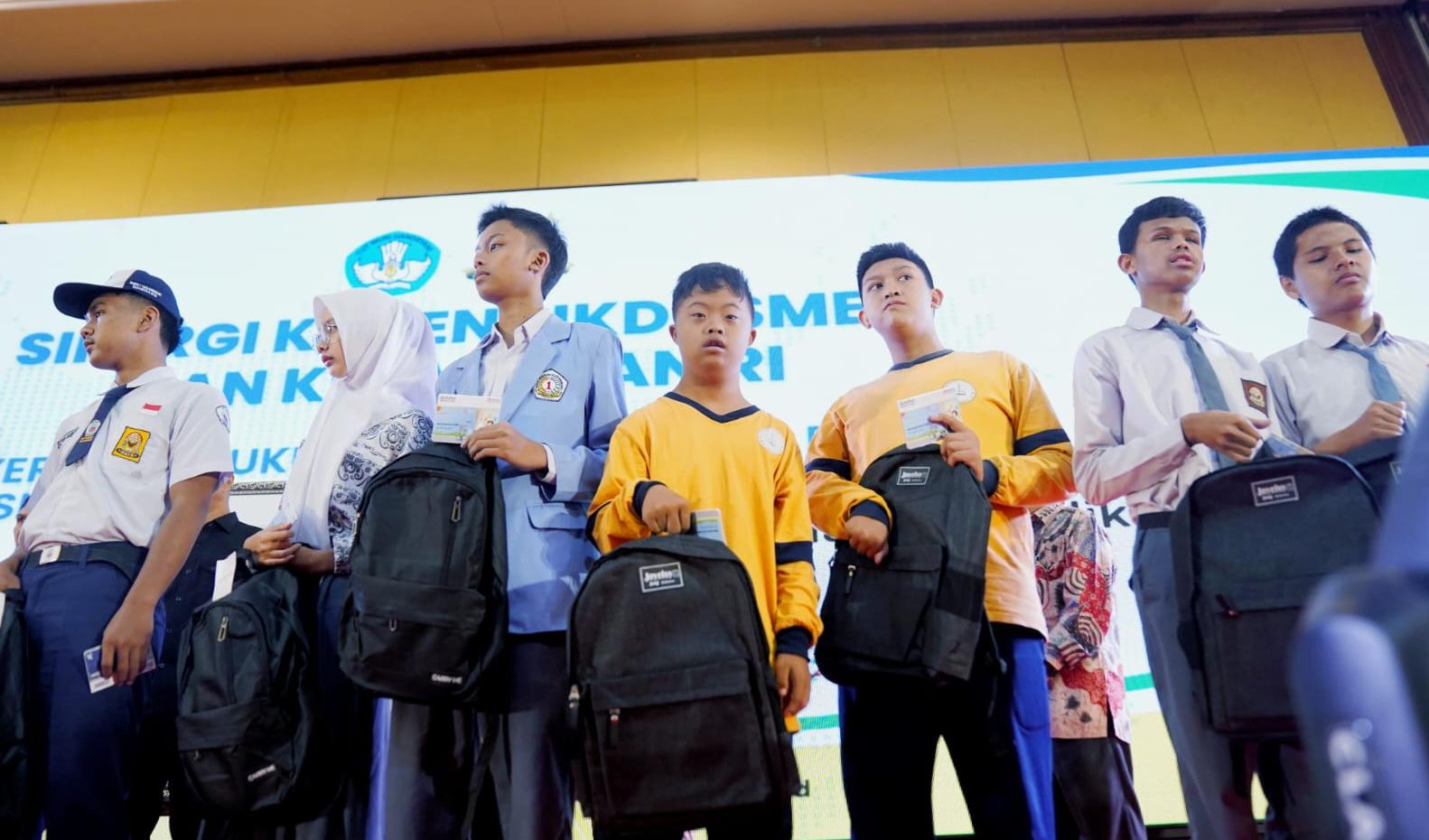 Beasiswa Program Indonesia Pintar (PIP? diawasi ketat dengan program digital Jaga Indonesia Presiden. (Foto humas jabar)