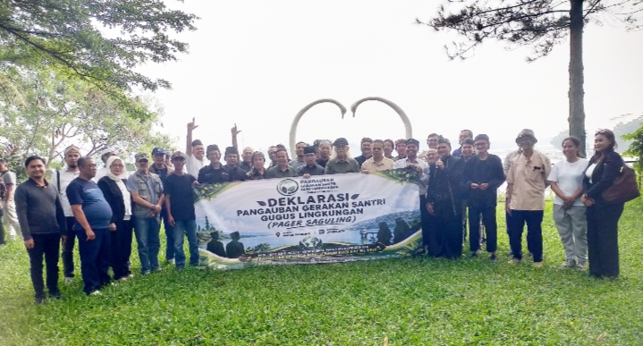 Deklarasi komunitas penggerak lingkungan Pager Saguling di Kecamatan Batujajar Kabupaten Bandung Barat. (Dadan Saepudin/Xjabar)