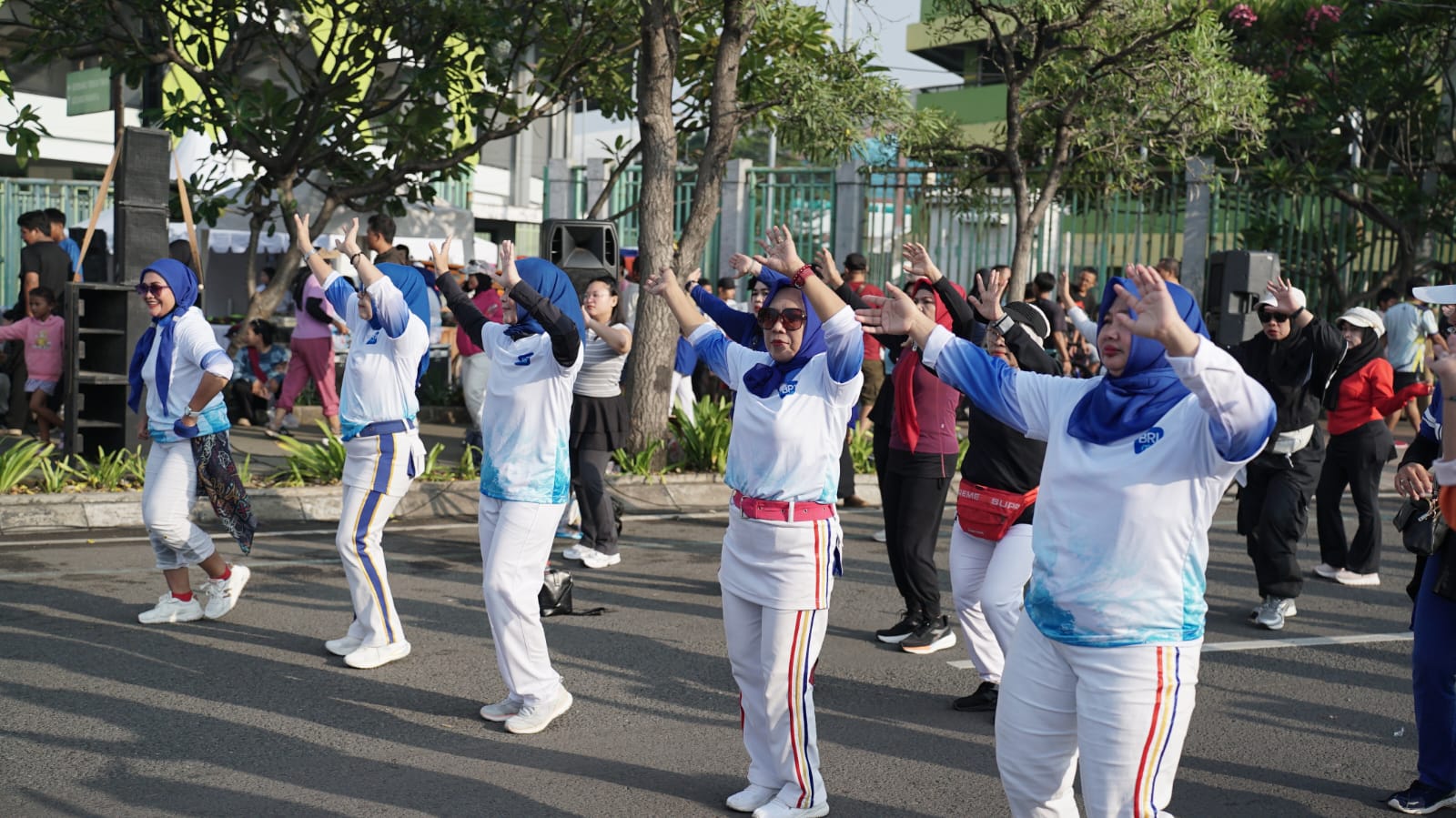 BRI Bekasi Siliwangi menghdirkan gaya hidup sehat melalui Kemeriahan CFD bareng BRImo dengan promo dan banyak hadiah. (dok BRI)