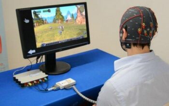 BCI memungkinkan otak manusia kendalikan komputer lewat pikiran. Neuralink, Merge Labs, hingga China bersaing di industri ini. Ini peta teknologi BCI terkini.