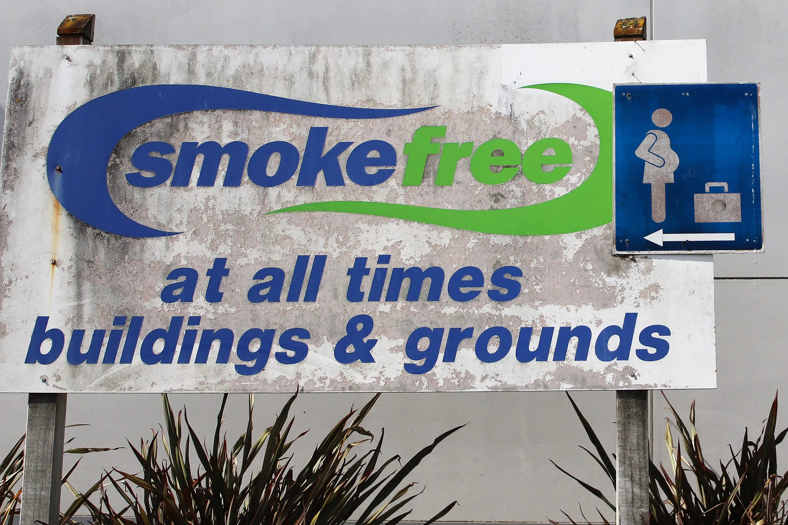 Editorial The Lancet Mei 2026 usulkan kerangka smoke-free generation dengan 7 pendekatan struktural. Indonesia, dengan 62,9% pria dewasa perokok aktif, dinilai paling mendesak menerapkannya.