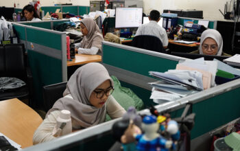 Ibu ASN Jakarta Cerita Cara Bertahan Saat WFH: Bayi Nangis, Bos Chat Bersamaan