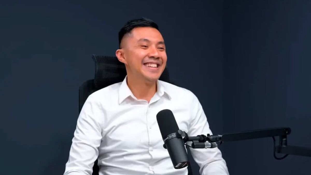 dr. Gia Pratama ungkap pengalaman obesitas 100 kg dan tips defisit kalori di talkshow Kemenkes. Ini faktor penyebab obesitas dan cara dietnya yang berhasil.