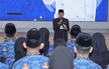 Wali Kota Cimahi Ngatiyana sesaat pelantikan 127 aparatur sipil negara (ASN) Cimahi. (ist)