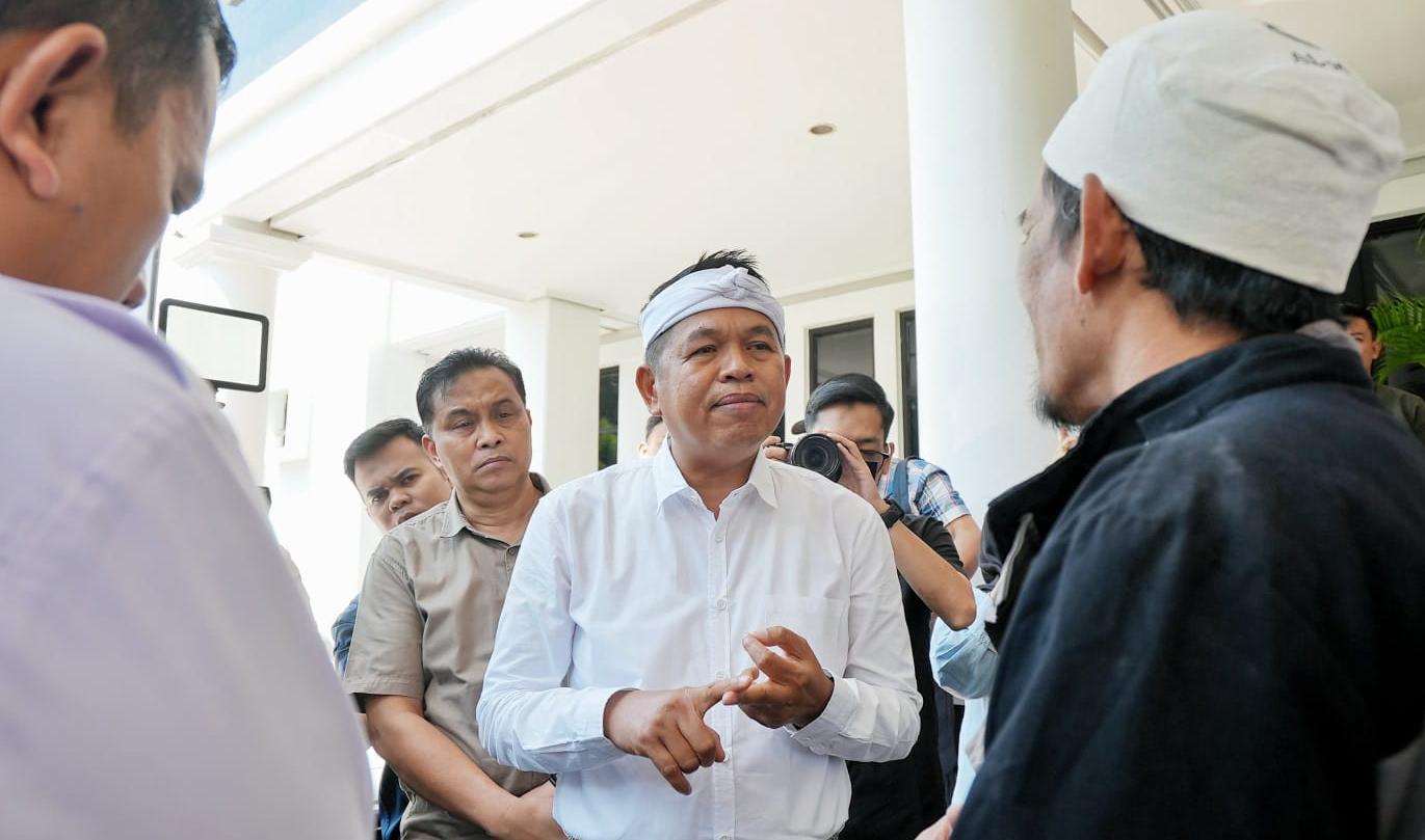 Gubernur Dedi Mulyadi memastikan tidak ada kecurangan dalam SPMB Jabar. (istimewa)