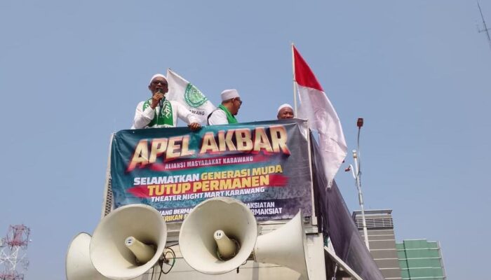 Desak Penutupan Permanen Usai Viral Video Pesta Gay Ratusan Warga Karawang Demo Theatre Night Mart