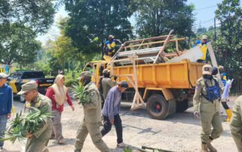 Pedagang Sepanjang Jalur Tangkuban Parahu–Jalan Cagak Ditertibkan 4 IMG 20260824 WA00561