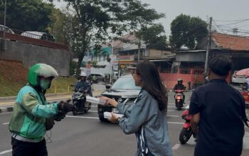 Peduli Sesama BRI Pancoran, Berbagi Nasi Box untuk Masyarakat Lewat Program Jumat Berkah