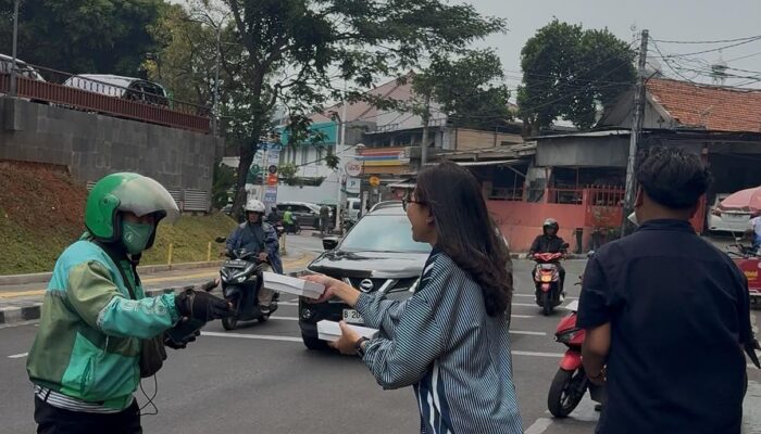 Peduli Sesama BRI Pancoran, Berbagi Nasi Box untuk Masyarakat Lewat Program Jumat Berkah