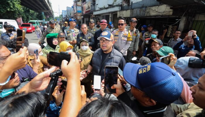Benahi Trotoar dan Drainase Kiaracondong, Farhan Tegaskan PKL Harus Ikuti Aturan