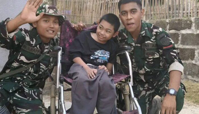 Sentuhan Kemanusiaan di TMMD ke-130 Sukabumi: Saat Senyum Warga Disabilitas Jadi Bukti Nyata Pengabdian TNI