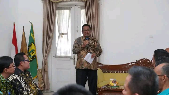 asep japar dapat bantuan obat tbc