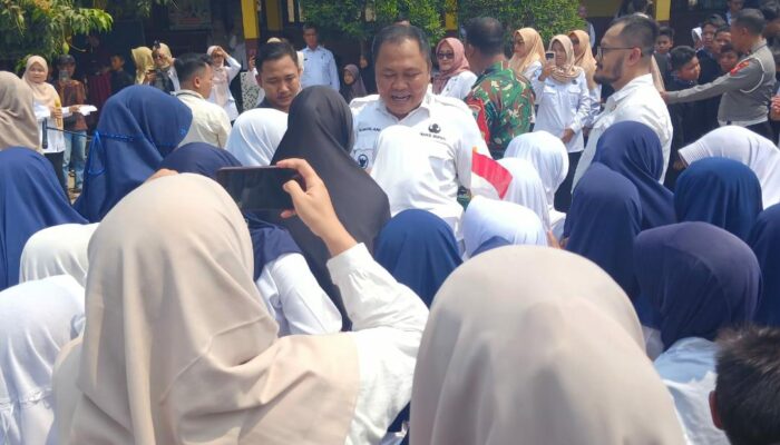 Bebas Pungutan! Pemkab Karawang Gulirkan Modul Pembelajaran Gratis untuk SD dan SMP Negeri